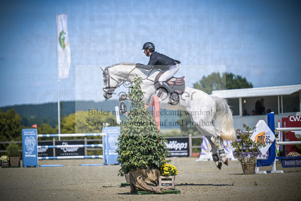 DOS_2513 | Entdecke hochwertige Reitturnierfotos von Foto Oger. Professionell, emotional und authentisch – jetzt Lieblingsmomente im Shop bestellen.Deutschlandweite Turnierfotografie. - Realisiert mit Pictrs.com