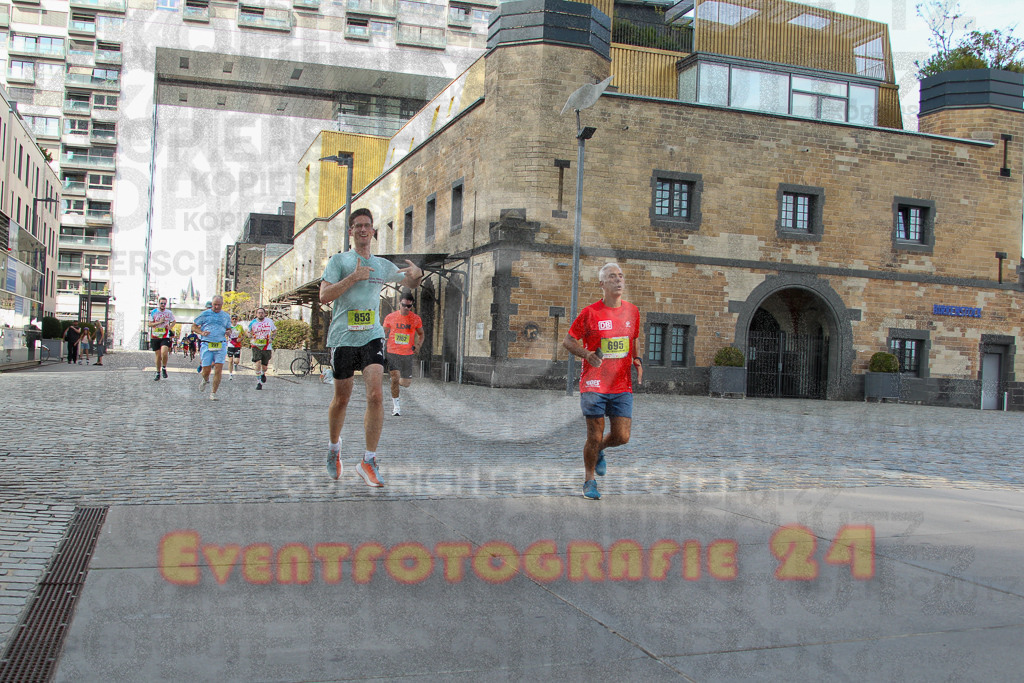 250920_1453_EV4_7435 | Sportfotografie im Rhein-Sieg Kreis, Köln, Bonn, NRW, Rheinland Pfalz, Hessen, etc. Unser Tätigkeitsfeld umfasst den Laufsport vom Volkslauf über den Marathon, Duathlon, Triathon bis zum Ultralauf wie Kölnpfad Ultra oder Schindertrail.