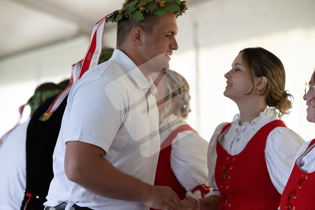 Rigi2025_3202 | Die Schwinger des Schwyzer Kantonalen Schwingerverbandes: Fotos, die Dynamik und Leidenschaft festhalten, sowie emotionale Momente aus dem traditionellen Schwingsport zeigen. - Realisiert mit Pictrs.com