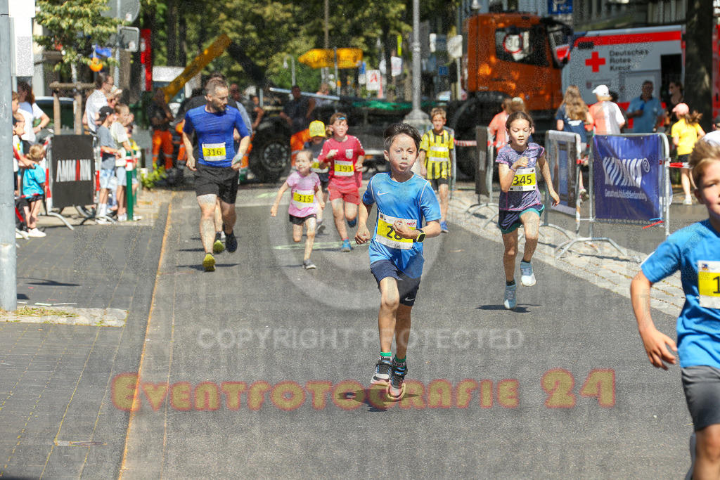 250621_1046_EX1_2502 | Sportfotografie im Rhein-Sieg Kreis, Köln, Bonn, NRW, Rheinland Pfalz, Hessen, etc. Unser Tätigkeitsfeld umfasst den Laufsport vom Volkslauf über den Marathon, Duathlon, Triathon bis zum Ultralauf wie Kölnpfad Ultra oder Schindertrail.