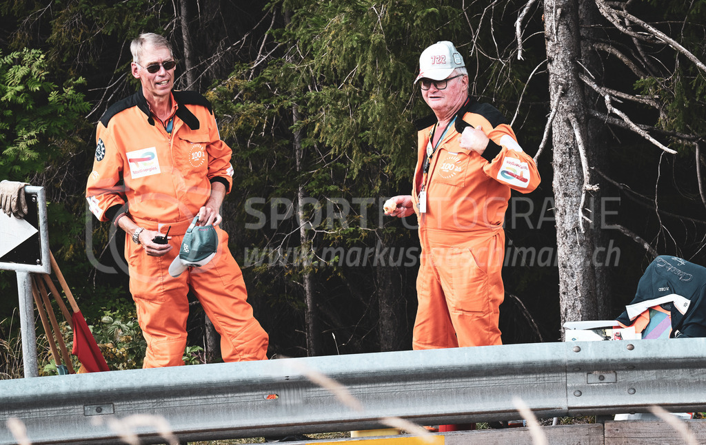 19. Arosa ClassicCar 2023 - 2. September 2023 | 19. Arosa ClassicCar 2023
Arosa, Schweiz
Marshalls, die für die Streckensicherung zuständig sind. Vielen Dank!
@arosaclassiccar, @arosa.official, #arosaclassiccar, #arosa, #76curves, #classiccar
Bild: Sportfotografie Markus Aeschimann | www.markus-aeschimann.ch - Realisiert mit Pictrs.com