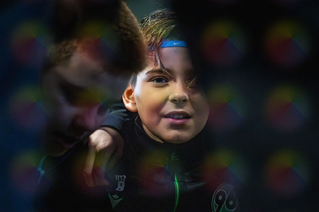_BLR9368 | Professionelle Fußball- und Sportfotografie. Spielbilder online ansehen und kaufen – Einzelbilder oder komplette Galerien in hoher Qualität. - Realisiert mit Pictrs.com