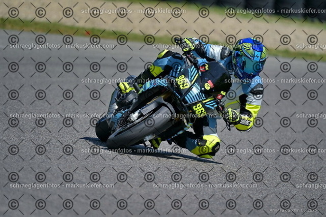 26BT02-1213 | markuskiefer.com - Realisiert mit Pictrs.com