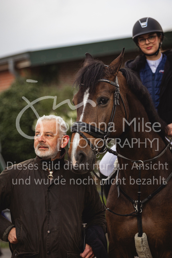 240424_Lemwerder_Stil-M-134 | Deine schönsten Turniermomente als professionelle Fotos! Entdecke hochwertige Pferdesport-Fotografie im Online-Shop. Jetzt Fotos finden & bestellen!