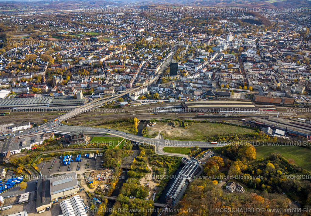 Hagen251100847 | Luftbild, Hbf Hauptbahnhof Hagen mit Bahnhofshinterfahrung, Ortsansicht City, Altenhagen, Hagen, Ruhrgebiet, Nordrhein-Westfalen, Deutschland