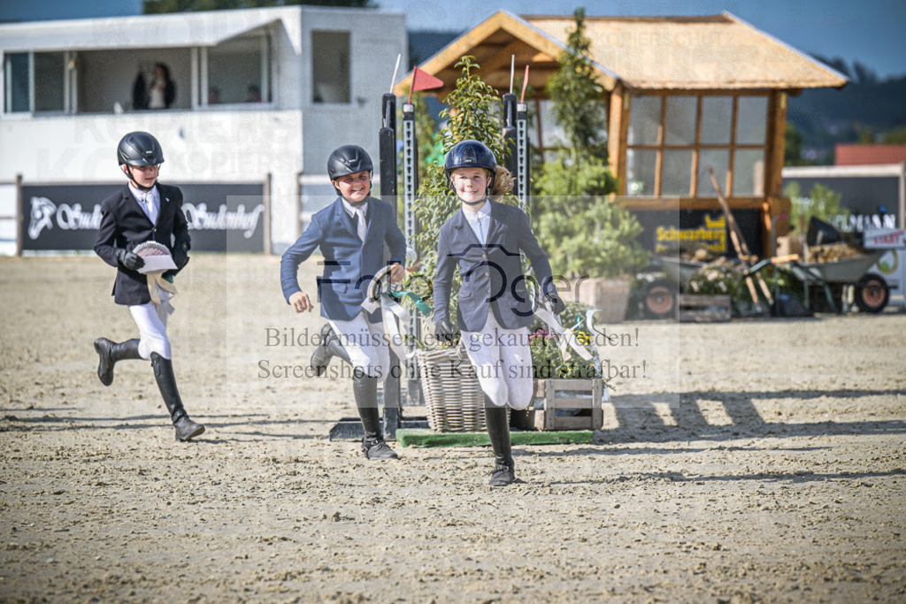 DOS_0079 | Entdecke hochwertige Reitturnierfotos von Foto Oger. Professionell, emotional und authentisch – jetzt Lieblingsmomente im Shop bestellen.Deutschlandweite Turnierfotografie. - Realisiert mit Pictrs.com
