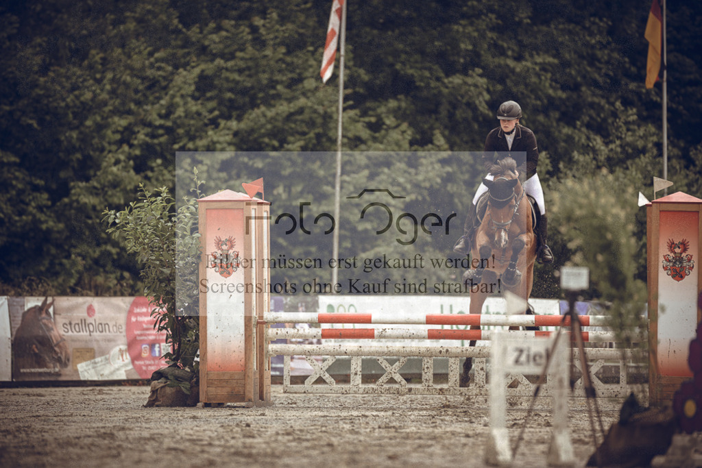 20240531-DOS_8072 | Entdecke hochwertige Reitturnierfotos von Foto Oger. Professionell, emotional und authentisch – jetzt Lieblingsmomente im Shop bestellen.Deutschlandweite Turnierfotografie. - Realized with Pictrs.com