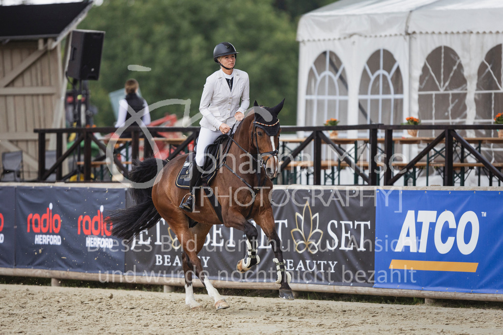 250710_BHO_Stil-L-1-212 | Deine schönsten Turniermomente als professionelle Fotos! Entdecke hochwertige Pferdesport-Fotografie im Online-Shop. Jetzt Fotos finden & bestellen!