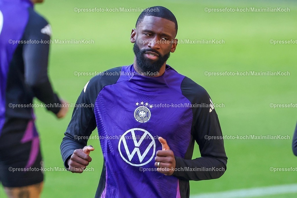 DFB22032502040 | 22.03.2025, Fußball, Abschlusstraining und Pressekonferenz vor dem Nations League  Viertelfinale Deutschland - Italien, Signal Iduna Park, Saison 2024 2025: Antonio Rüdiger (GER #02) DFB regulations prohibit any use of photographs as image sequences and or quasi-video.