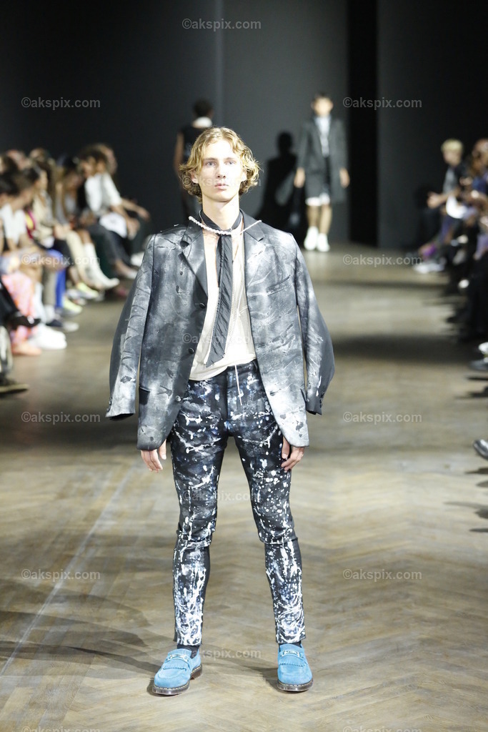 LML Studio auf der  MBFW Spring/Summer 2023 | Mercedes-Benz Fashion Week (MBFW)  Frühling / Sommer 2023 im Hotel Telegraphenamt Berlin in Berlin-Mitte. Die Kollektionen von LML Studio auf der MBFW Spring/Summer 2023. Das Bild zeigt Models mit der Kollektion von LML Studio.