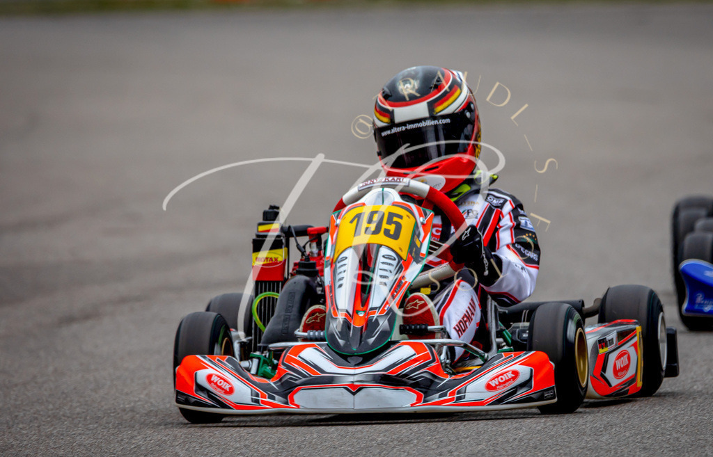 5be23c85e4364bfcbdc23cb7a8b4faf9 | traudl_s_fotos