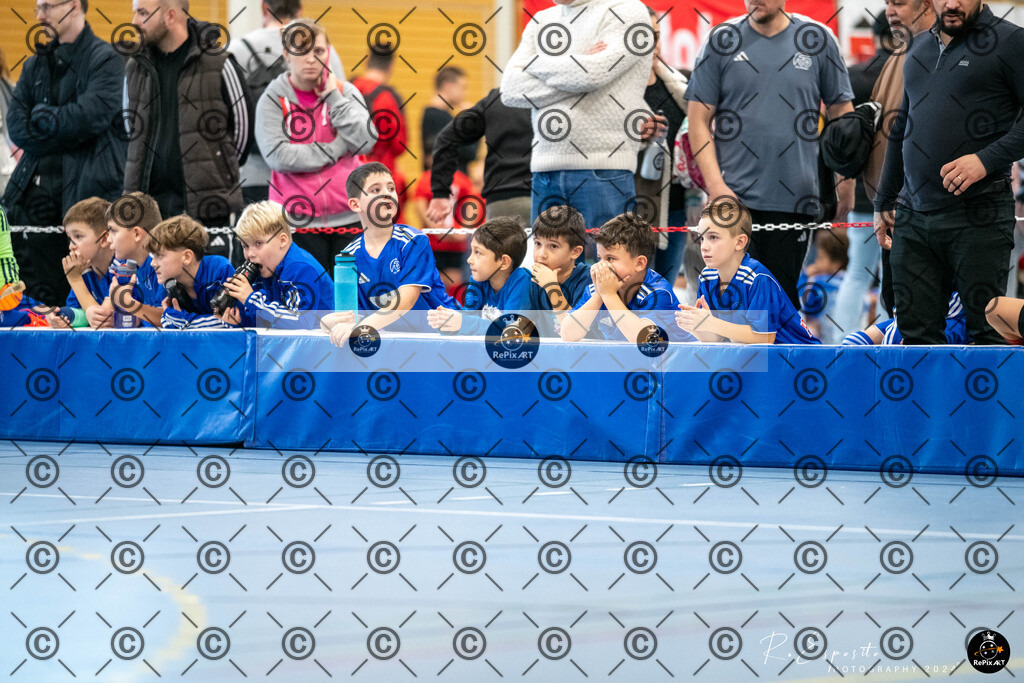 20241124_FCR-Hallenturnier-F2_2_014 | Sport und Naturfotografie von Roberto Esposito zeigt echte Momente Bewegung und die Schönheit der Natur. Ausdrucksstarke Bilder schaffen Emotionen.