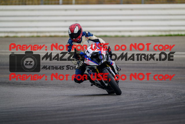 MaZZes_Fotomatrix_20240923_6007705_9956 | WEISS