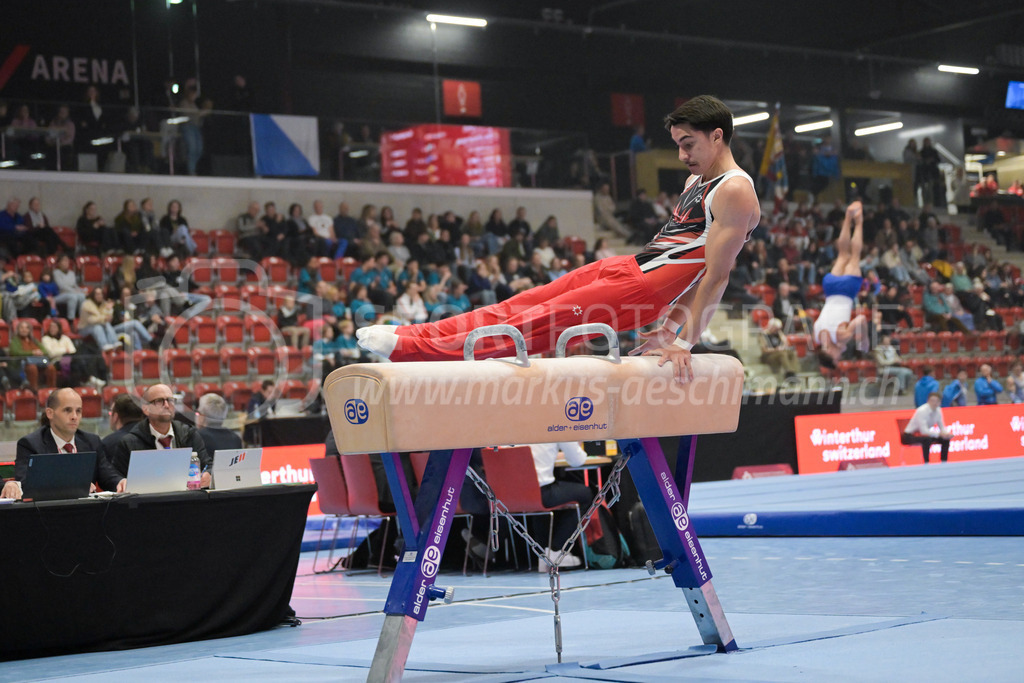 Schweizer Meisterschaften Kunstturnen Mannschaften Männer (B) - 22. November 2025 | Schweizer Meisterschaften Kunstturnen Mannschaften Männer (B)AXA Arena, WinterthurBild: Sportfotografie Markus Aeschimann | www.markus-aeschimann.ch - Realisiert mit Pictrs.com
