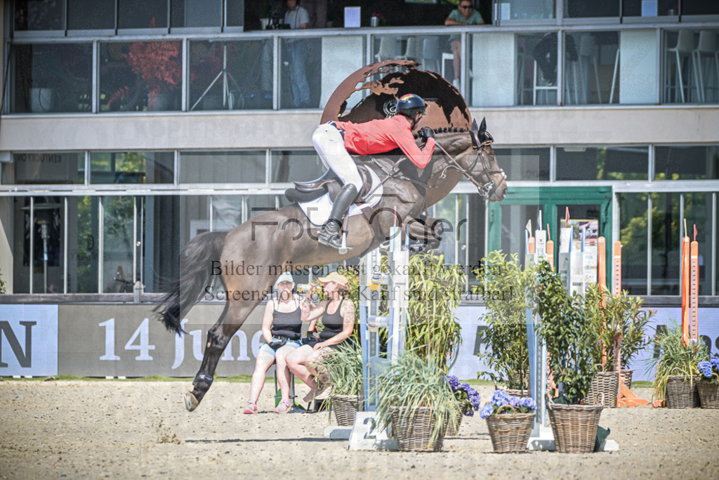DOS_5679 | Entdecke hochwertige Reitturnierfotos von Foto Oger. Professionell, emotional und authentisch – jetzt Lieblingsmomente im Shop bestellen.Deutschlandweite Turnierfotografie. - Realisiert mit Pictrs.com