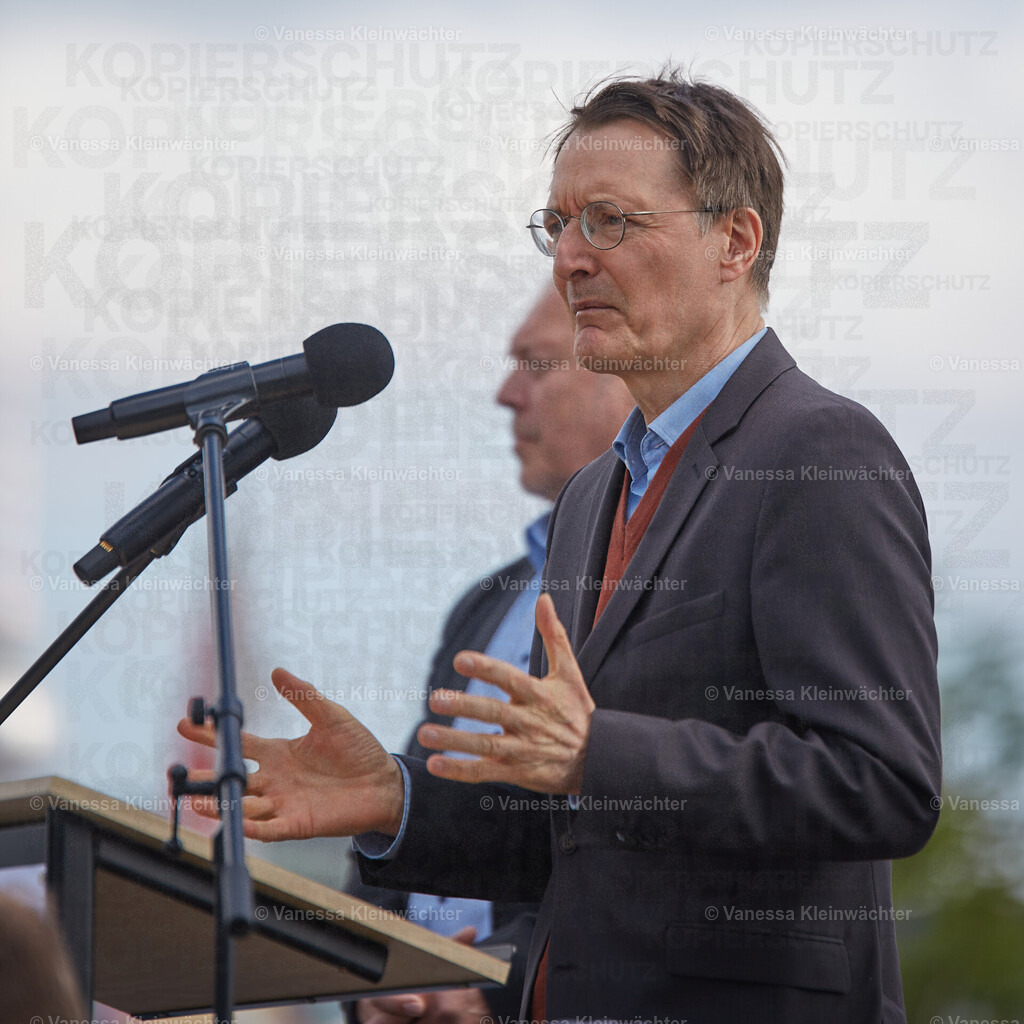 240511 LiegendDemoCFS_Hbf_25 | Vanessa Kleinwächter - Realisiert mit Pictrs.com