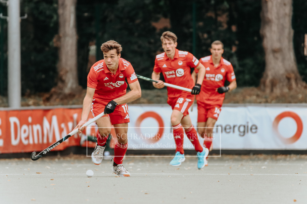 Herren_Bundesliga_02_F_RWK-UHC_21.09.25_Köln (338 von 471) | lanaschraderfotografie - Realisiert mit Pictrs.com