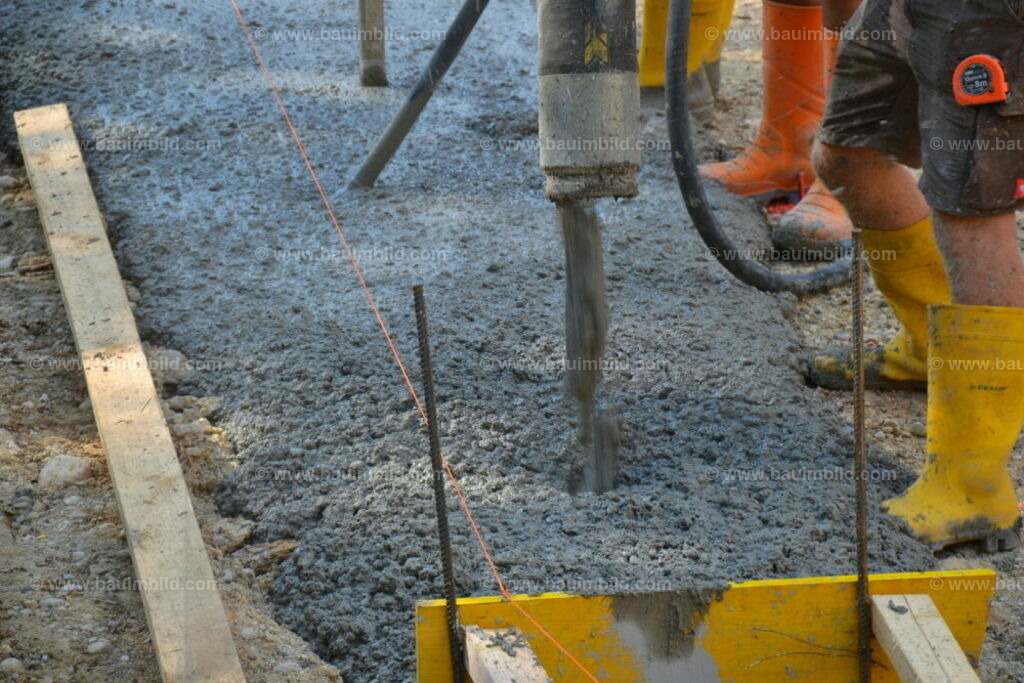 bib-lg04-betonarbeiten-0035 | Nach LV-Leistungsgruppen sortierte Detailfotos über den Bau eines Hauses. Alle Hausbau-Bilder direkt vom Urheber und Autor der Website Haus-Selber-Bauen.com