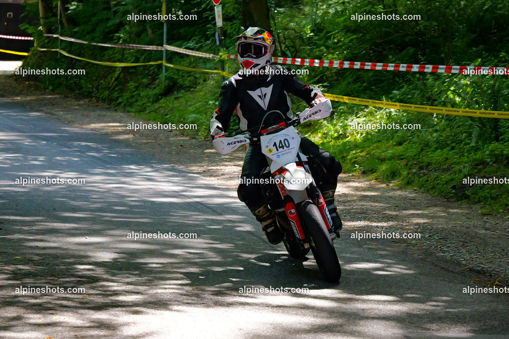 P1036752 | Erleben Sie atemberaubende, hochqualitative Fotos Ihrer Fahrt entlang der malerischen Alpenstraßen. Besuchen Sie alpineshots.com, um professionelle Aufnahmen Ihrer unvergesslichen Reise zu finden und zu kaufen - Realisiert mit Pictrs.com