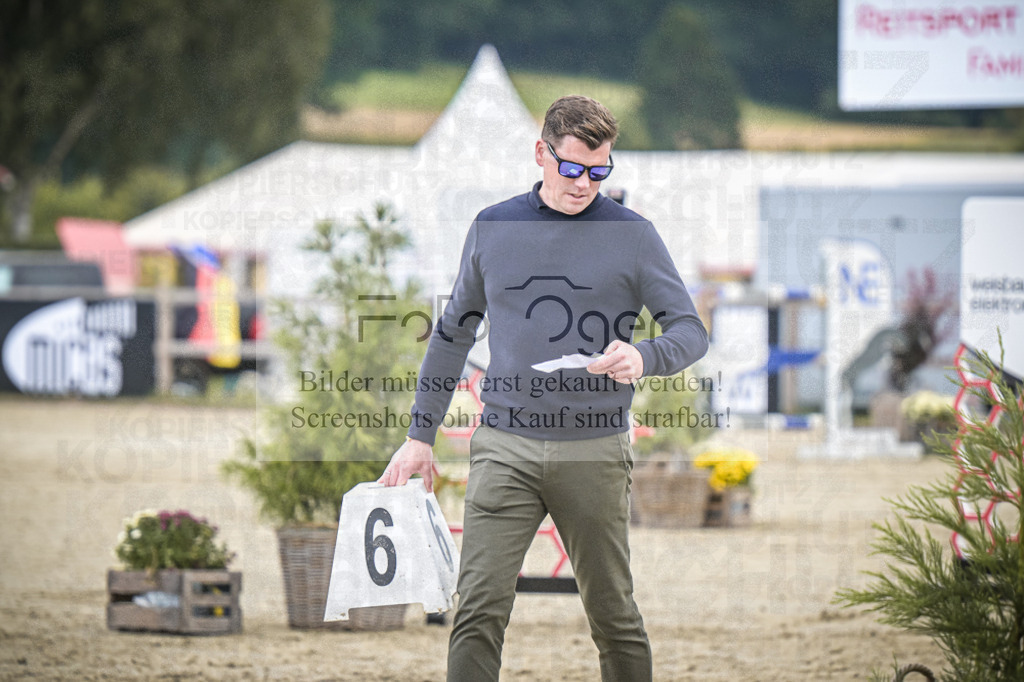 DOS_0052 | Entdecke hochwertige Reitturnierfotos von Foto Oger. Professionell, emotional und authentisch – jetzt Lieblingsmomente im Shop bestellen.Deutschlandweite Turnierfotografie. - Realisiert mit Pictrs.com