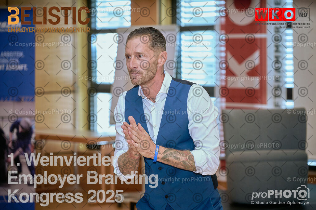 050_202509_EmployerBranding_NZ9_1662 | proPHOTO - Realisiert mit Pictrs.com