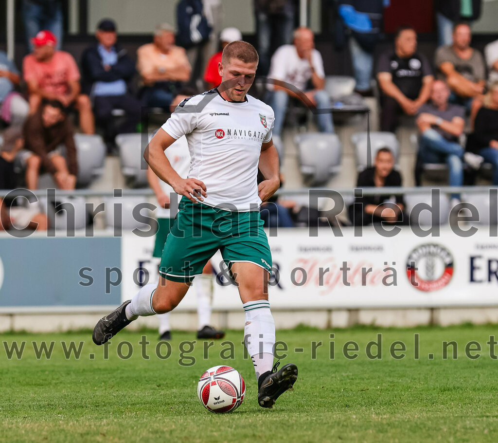 2023-07-28_044_FC_Schwaig_gegen_TSV_1860_Rosenheim | Oberding, Deutschland, 28.07.2023:
Fußball, Landesliga Südost 2023 / 2024, 3. Spieltag, FC Schwaig gegen TSV 1860 Rosenheim, Endergebnis: 1:1

Nils Wölken (FC Schwaig, #8)

Foto: Christian Riedel / fotografie-riedel.net