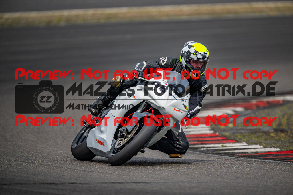 MaZZes_FotoMatrix_230719_2849 | GELB