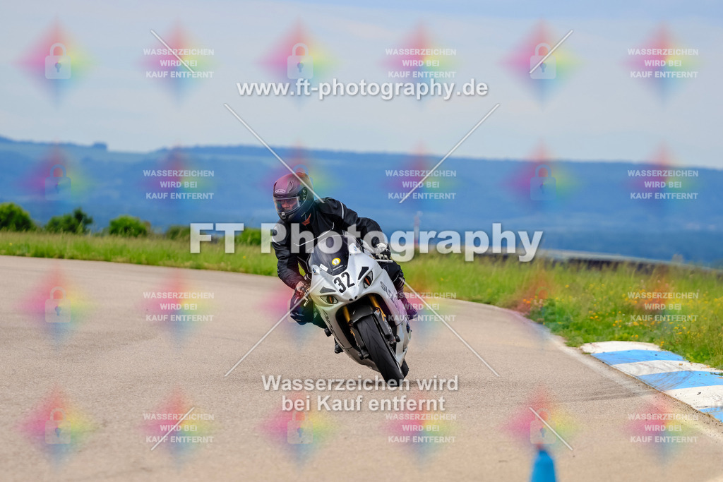 MotoTeam-2423 | Hier findet Ihr Bilder von Touristenfahrten auf der Nürburgring Nordschleife oder von anderen Veranstaltungen die ich besucht habe. Viel Spass beim Durch Schauen 