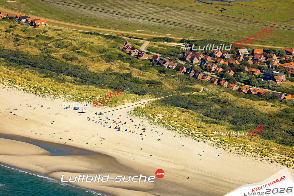 Aktuelles Luftbild von Strand Juist - Die Luftaufnahme wurde 2022 mittels UL-Flugzeug erstellt ( keine Drohne ) - hochauflösende Kamera-Systeme von  Canon -Beste Qualität - Für grossformatige Ausdrucke geeignet. Die Geschenkidee !