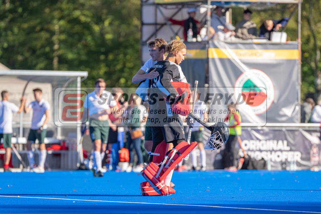 HK_20221009_100906 | 1. Bundesliga Herren Crefelder HTC - Uhlenhorst Mülheim am 9.10.2022 Crefelder HTC, Krefeld , Joshua Onyekwue Nnaji Torwart ( Crefelder HTC #29 ) , Schröder Mika ( Crefelder HTC #33 )