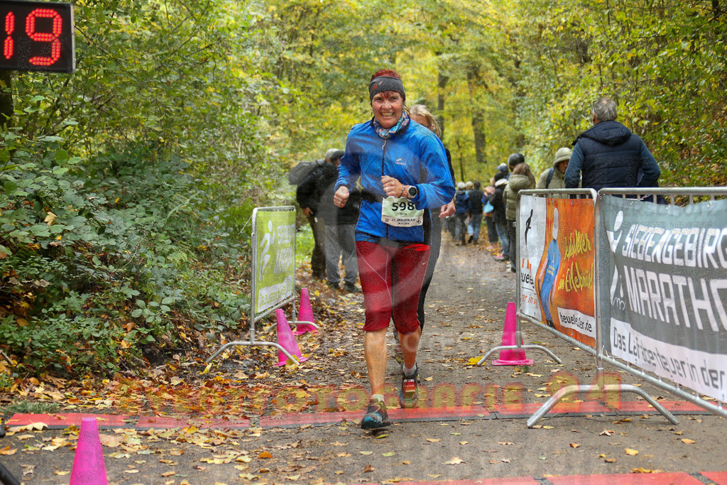 251026_1336_EX1_3728 | Sportfotografie im Rhein-Sieg Kreis, Köln, Bonn, NRW, Rheinland Pfalz, Hessen, etc. Unser Tätigkeitsfeld umfasst den Laufsport vom Volkslauf über den Marathon, Duathlon, Triathon bis zum Ultralauf wie Kölnpfad Ultra oder Schindertrail.