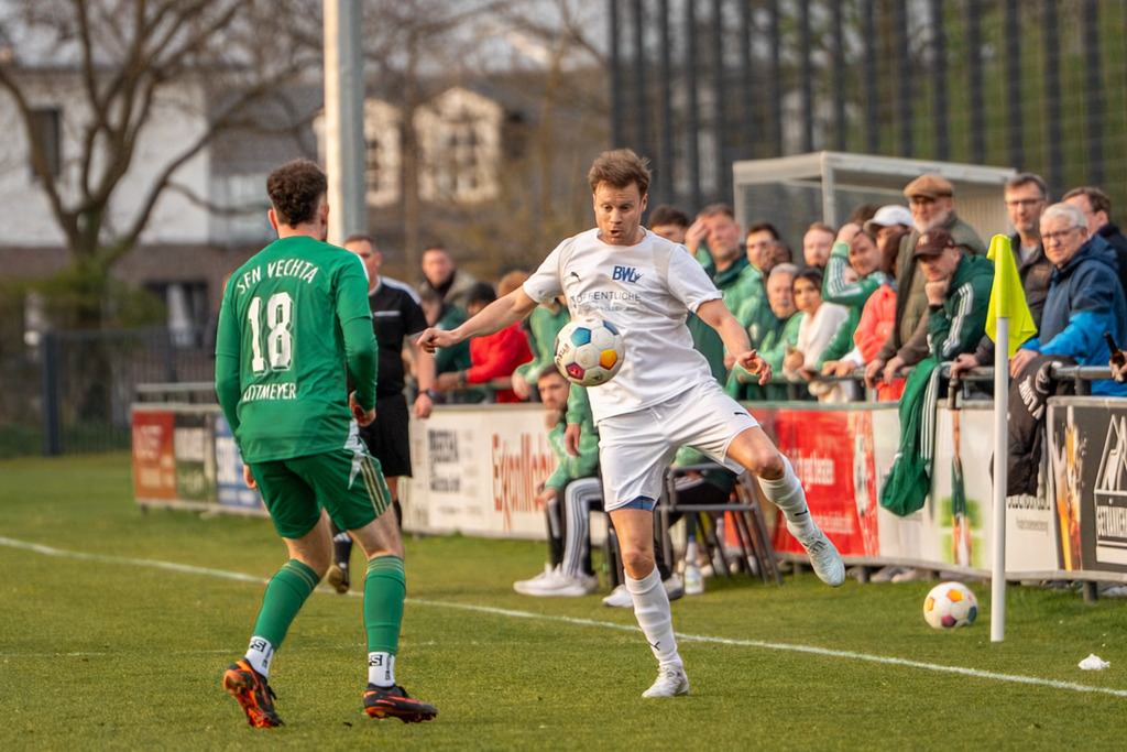 Fußball I Herren I Saison 2025-2026 I Landesliga Weser-Ems I 23. Spieltag I SFN Vechta - BW Lohne II I 01343 | jns.sportfotos - Realisiert mit Pictrs.com
