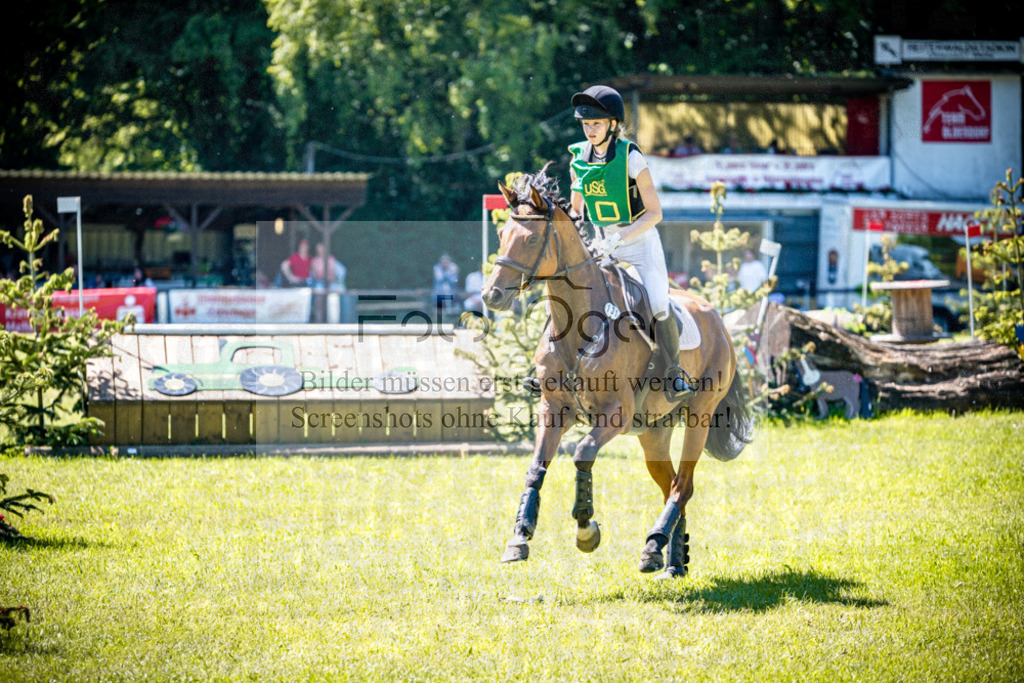 Vielseitigkeitsturnier Melle Oldendorf | Entdecke hochwertige Reitturnierfotos von Foto Oger. Professionell, emotional und authentisch – jetzt Lieblingsmomente im Shop bestellen.Deutschlandweite Turnierfotografie. - Realisiert mit Pictrs.com