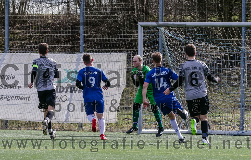 2024-02-24_041_FC_Langengeisling_II_gegen_SG_Reichenkirchen | Erding, Deutschland, 24.02.2024:
Fußball, Kreisklasse 2023 / 2024, Testspiel, FC Langengeisling II gegen SG Reichenkirchen, Endergebnis: 7:1

Florian Scharf (SG Reichenkirchen, #4), Sinan Ukshini (FC Langengeisling, #9), Torwart Justin Tauber (SG Reichenkirchen, #27), Kilian Kaiser (FC Langengeisling, #14), Markus Lex (SG Reichenkirchen, #8)

Foto: Christian Riedel / fotografie-riedel.net