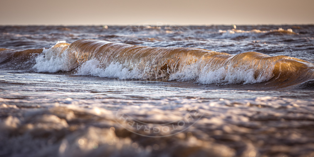 Die perfekte Welle 1 | Nordseewellen am Strand