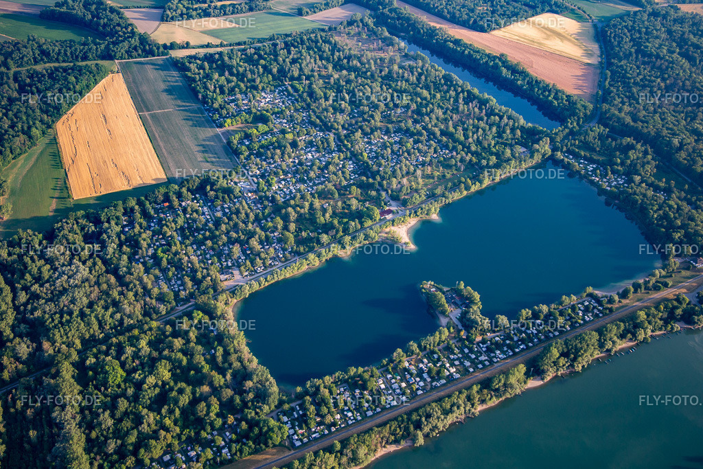 Campingplatz Waldsee „Auf der Au“ https://www.camping-ig-in-den-rheinauen-e-v.de/ | Luftbild: Campingplatz Waldsee „Auf der Au“ https://www.camping-ig-in-den-rheinauen-e-v.de/ in Waldsee im Bundesland Rheinland-Pfalz in Deutschland. Foto: IMG_136851.jpg vom 24.06.2023 durch ©2025 Werner Riehm fly-foto.de/copyright - Realisiert mit Pictrs.com