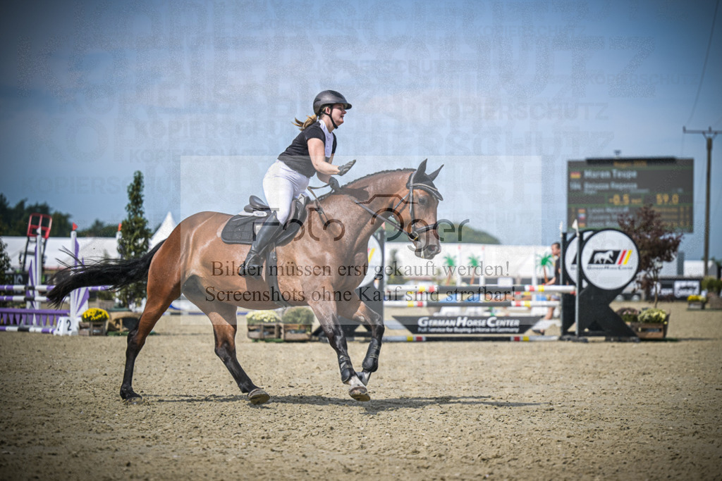 DOS_3995 | Entdecke hochwertige Reitturnierfotos von Foto Oger. Professionell, emotional und authentisch – jetzt Lieblingsmomente im Shop bestellen.Deutschlandweite Turnierfotografie. - Realisiert mit Pictrs.com