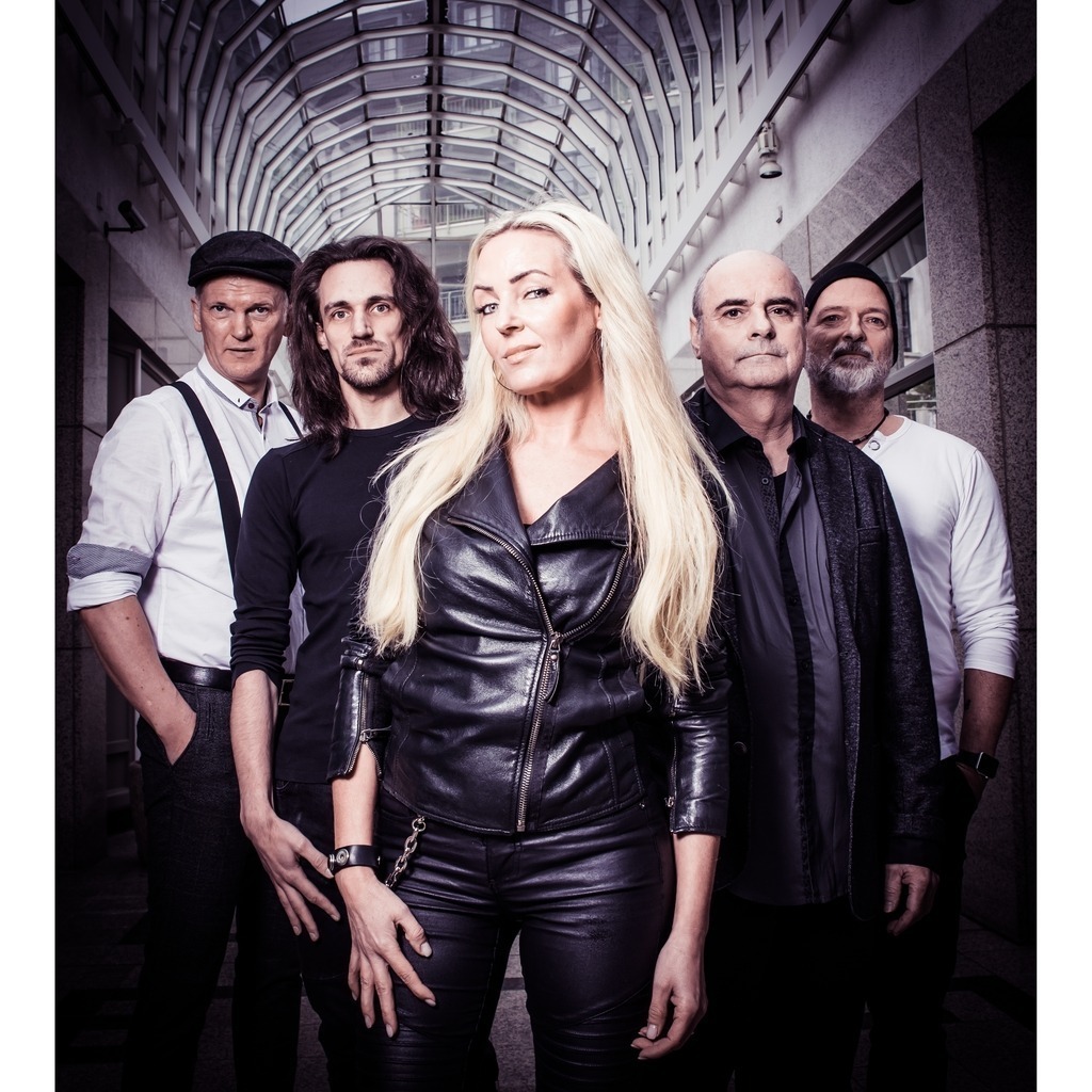 Bandfoto D-Lite-Band (Promobilder) | Immofotokoeln - Realisiert mit Pictrs.com