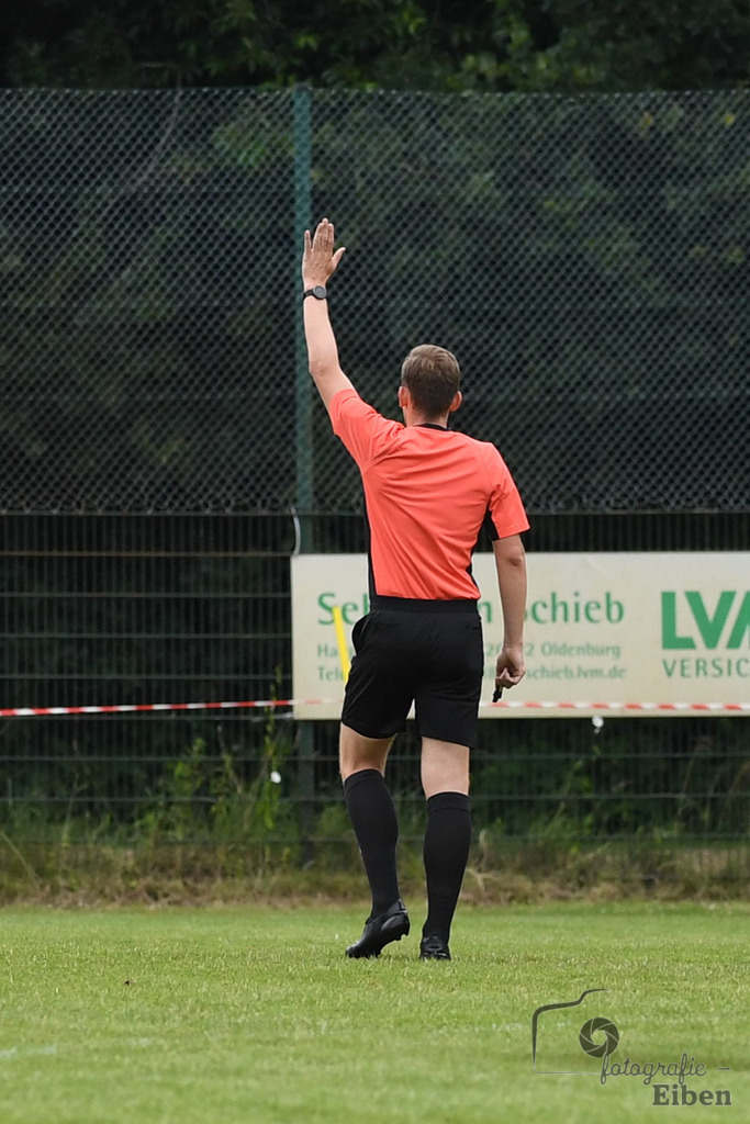 Sport-Duwe Cup | Sport-Duwe Cup Oldenburg; SSV Jeddenloh (weiß)-VFB Oldenburg (blau) am 05.07.2025 in Oldenburg (Sportanlage TuS Eversten), Photo: Philip Eiben 2025 - Realisiert mit Pictrs.com