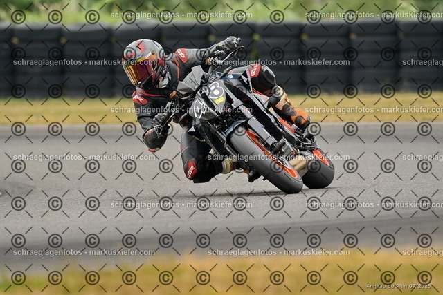 25bt05-1541 | markuskiefer.com - Realisiert mit Pictrs.com
