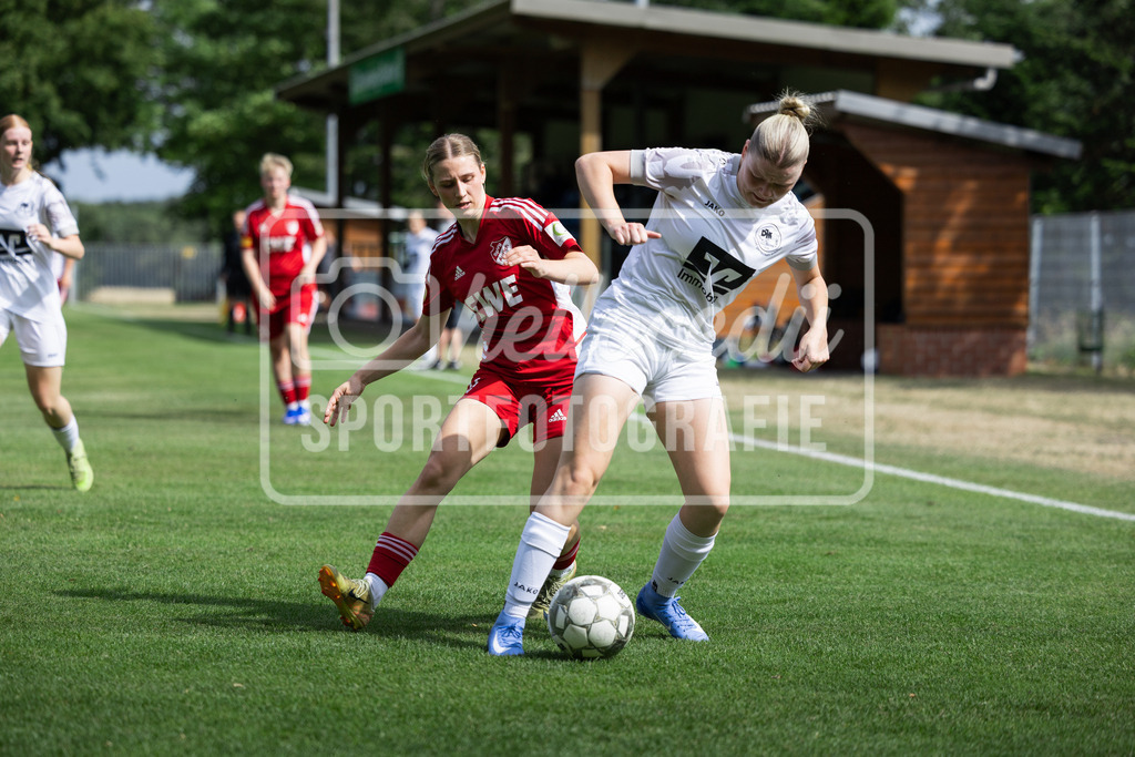Fußball I Frauen I Testspiel I SpVg Aurich - DJK Arminia Ibbenbüren I 15257 | realhellocedii - Realisiert mit Pictrs.com