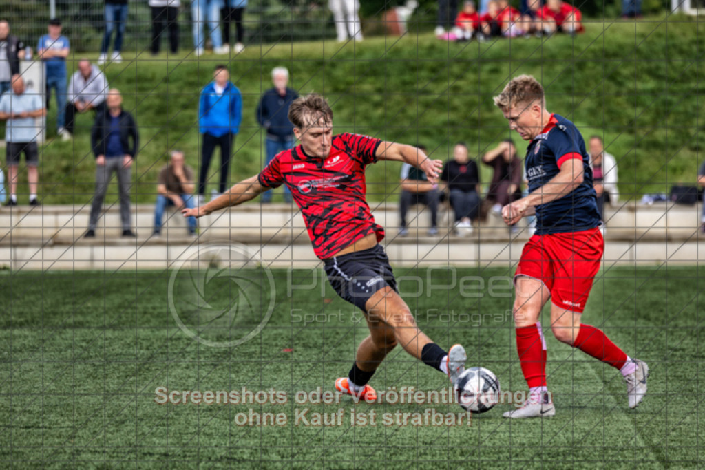 20250726_175437_0073-Bearbeitet | #,TSV Bad Boll (rot/schwarz) vs. TSVGG Plattenhardt (blau/rot), Fussball, DB-Regio-WFW-Pokal - wfv, 1.Runde, Saison 2025/2026, Kunstrasenplatz, Erlengarten 37, 73087 Bad Boll, 26.07.2025 - 17:30 Uhr,Foto: PhotoPeet-Sportfotografie/Peter Harich