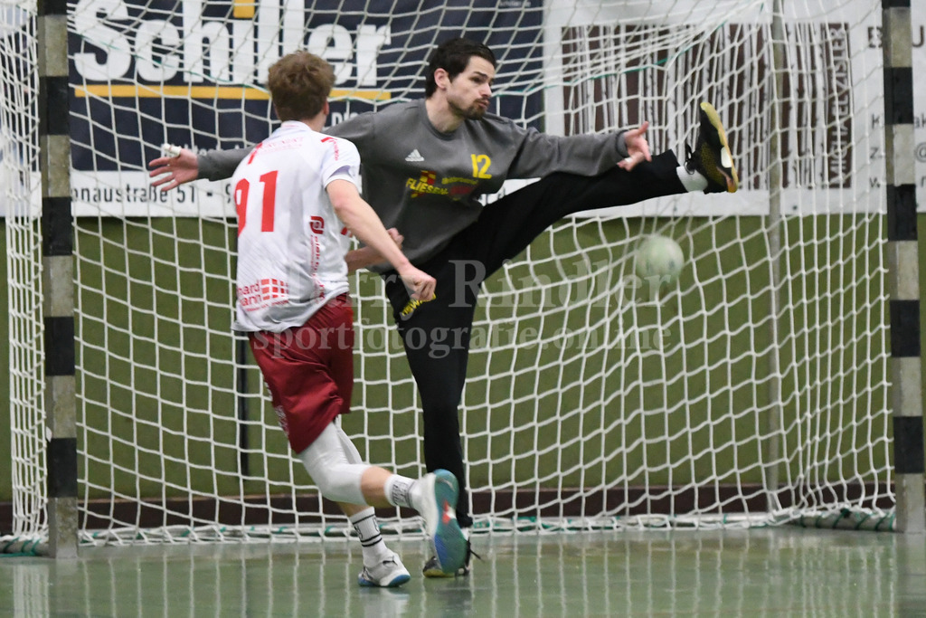 SSG Metten :  TG Landshut II  | Stefan Kraus (SSG Metten #12) keine Abwehrchance gegen #91 Staab, Noah (TG Landshut II) - Realisiert mit Pictrs.com