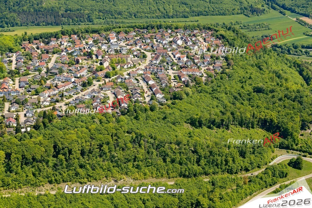 Schrägluftbild  Heide  Oberkochen - Das Luftbild wurde 2025 vom UL-Flugzeug heraus erstellt ( keine Drohne ) - Hochauflösende Luftaufnahme -Nicht vergleichbar mit Google Maps oder Satelittenbilder- Die Geschenkidee !Mit Lizenz und Bildrechte bestellbar