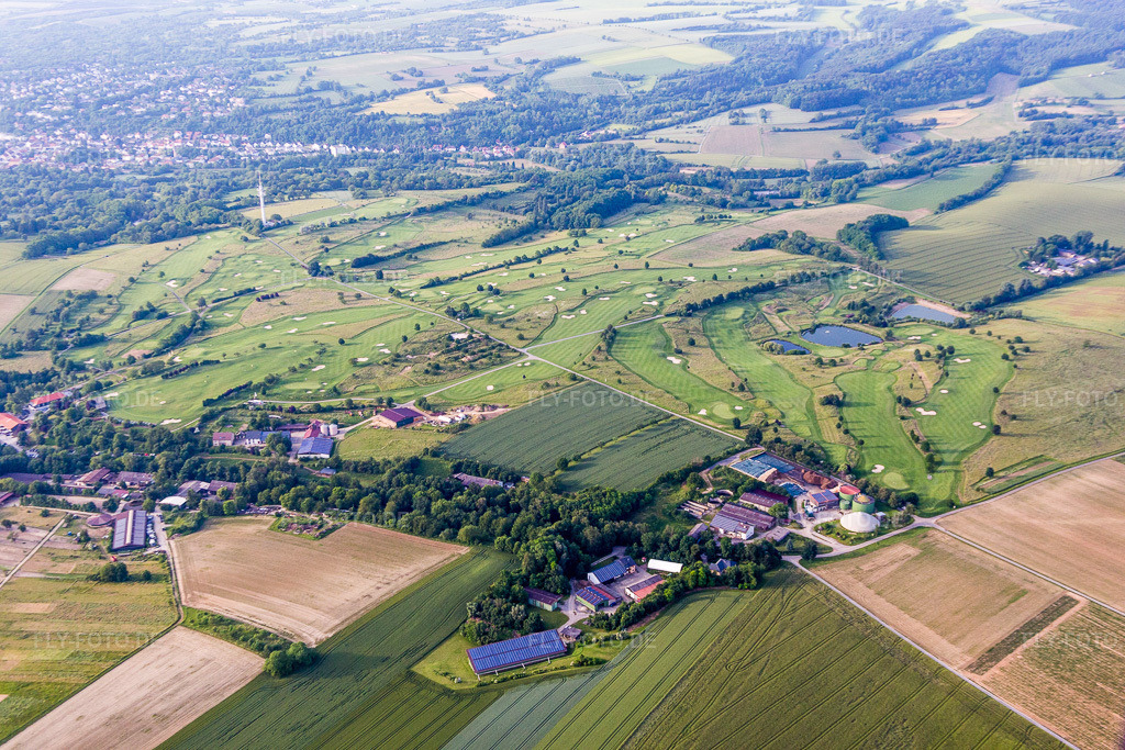 Luftbild: Gelände des Golfplatz Golfclub Bruchsal e.V in Bruchsal im Bundesland Baden-Württemberg in Deutschland. Foto: IMG_089324.jpg vom 10.06.2016 durch Werner Riehm/FLY-FOTO.de