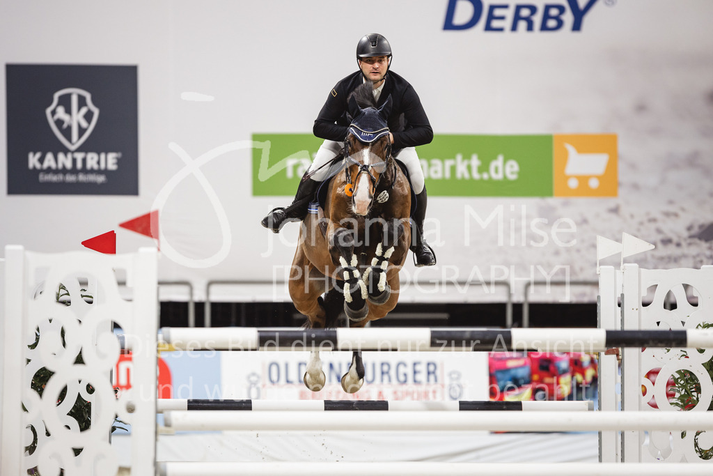 231028_Oldenburg_S1-Spr_Amateure-146 | Deine schönsten Turniermomente als professionelle Fotos! Entdecke hochwertige Pferdesport-Fotografie im Online-Shop. Jetzt Fotos finden & bestellen!
