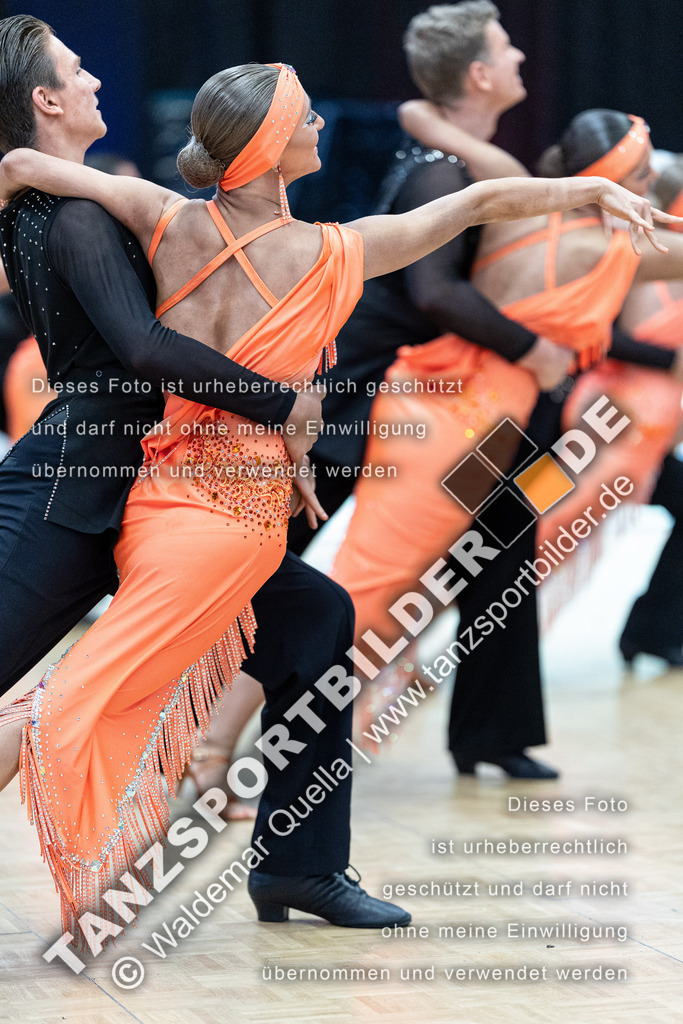 20240406-10750 | Hier finden Sie Tanz Bilder vom Latein und Standard Formationen tanzen. Sportbilder vom Tanzsport. Schöne Fotos und von Weltmeisterschaft, Europameisterschaft, Bundesliga, Regionalliga, Oberliga und Landesliga sowie von GOC Stuttgart, DanceComp, WM Bremen