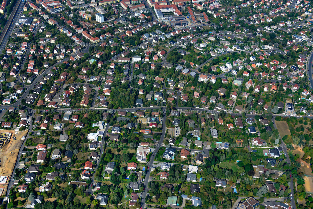 3650731 | FRAUENLAND 13.09.2016 Wohngebiet - Mischbebauung der Mehr- und Einfamilienhaussiedlung  in Frauenland im Bundesland Bayern, Deutschland // Residential area - mixed development of a multi-family housing estate and single-family housing estate  in Frauenland in the state Bavaria, Germany Foto: Gerhard Launer