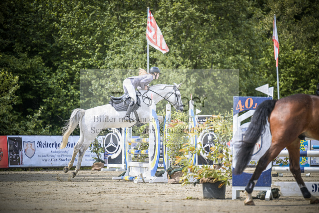 DOS_4812 | Entdecke hochwertige Reitturnierfotos von Foto Oger. Professionell, emotional und authentisch – jetzt Lieblingsmomente im Shop bestellen. - Realisiert mit Pictrs.com