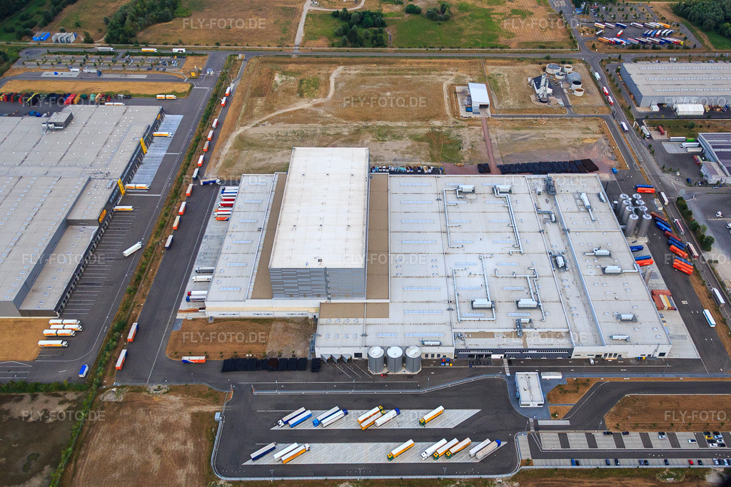 Luftbild: Pfälzer Erfrischungsgetränke GmbH in Wörth am Rhein im Bundesland Rheinland-Pfalz in Deutschland. Foto: IMG_083773.jpg vom 24.07.2015 durch Werner Riehm/FLY-FOTO.deMEG Gruppe - MEG Gruppe